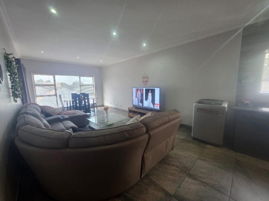 2 Bedroom Property for Sale in Vaalpark Free State